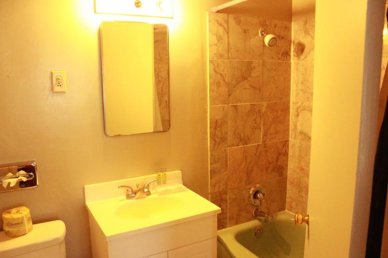King Room - Non-Smoking image 4