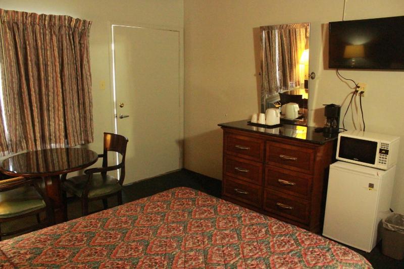 Queen Room - Disability Access/Non-Smoking image 2