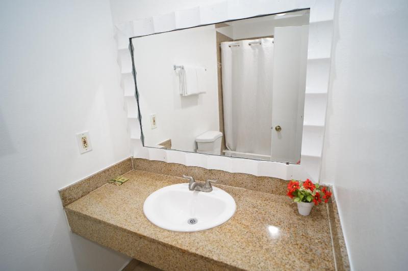 King Room image 2