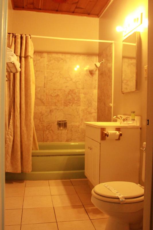 Queen Room with Two Queen Beds - Smoking image 2