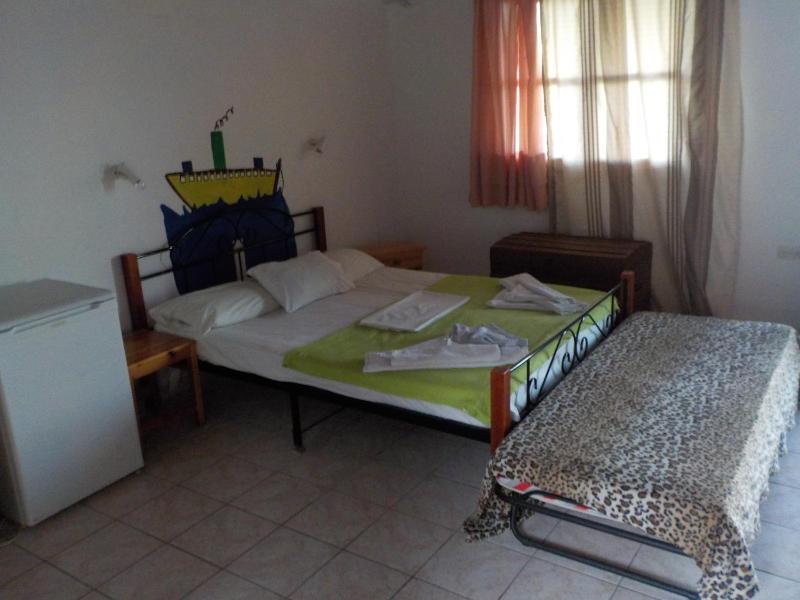 Double or Twin Room image 3