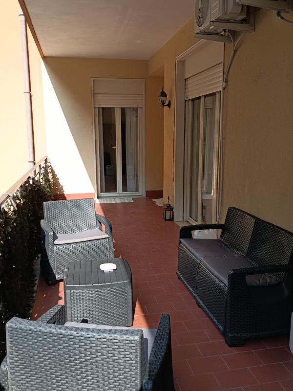 Maison Debora With Parking - Large Apartment for Friends and Families - image 3