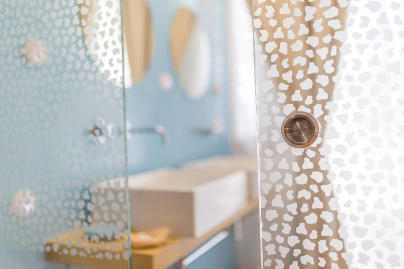 Luxury Triple Room image 3