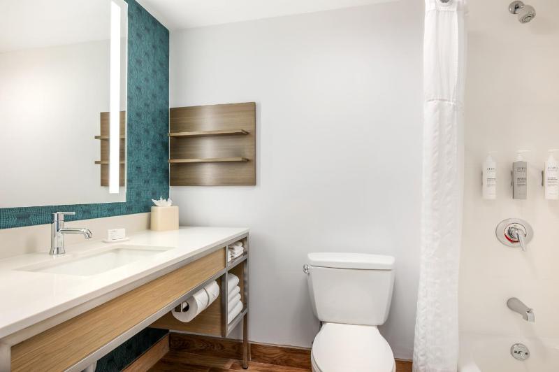 King Room image 2