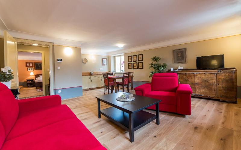Apartment (5 Adults) image 3