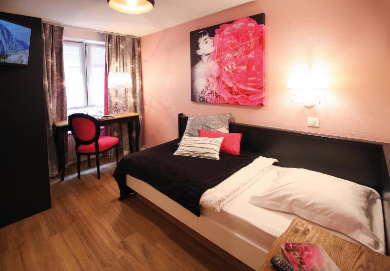 Single Room image 1