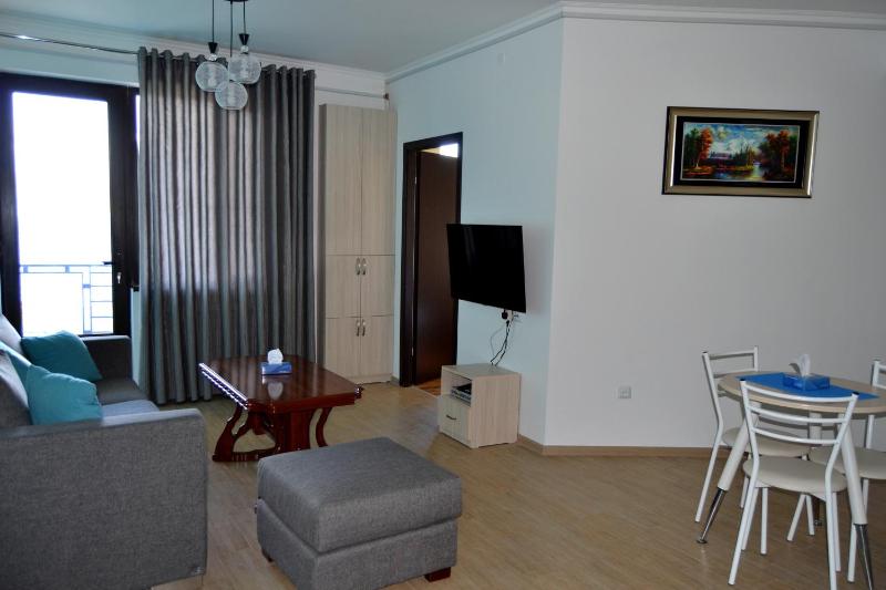 One-Bedroom Apartment image 4