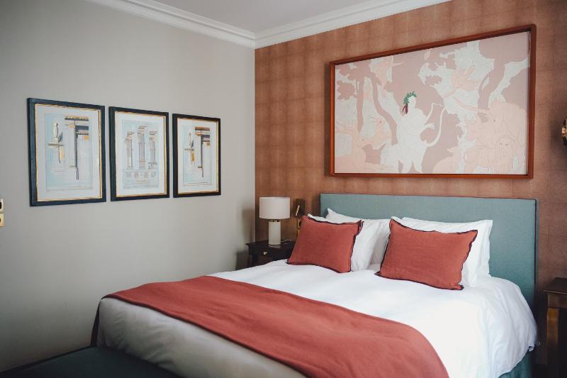 Standard Double Room image 3