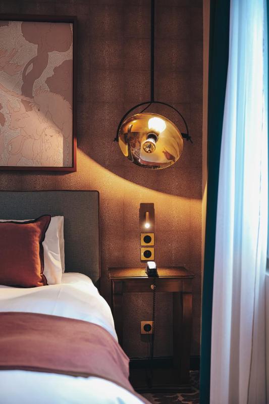 Deluxe Double Room image 4