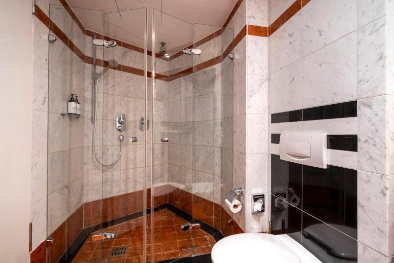 Junior Suite image 3