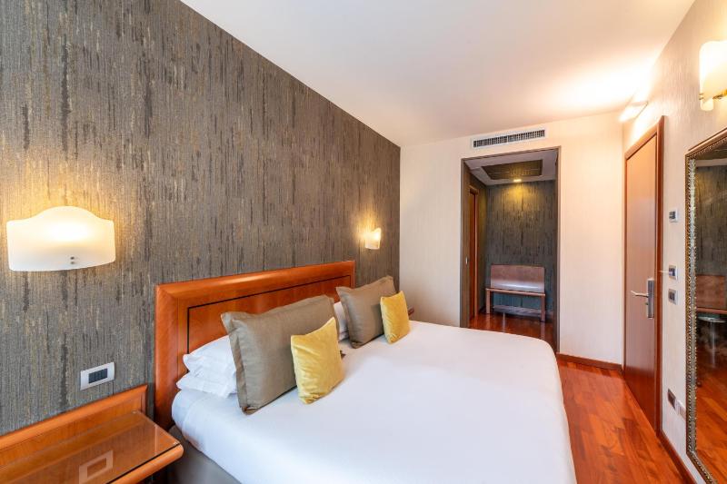 Economy Double or Twin Room image 4