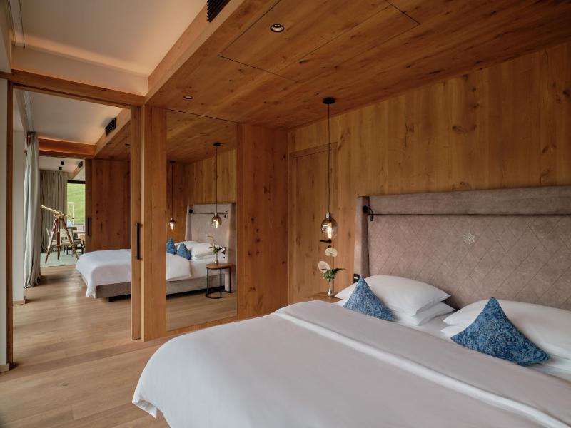 Suite with Private Pool image 1