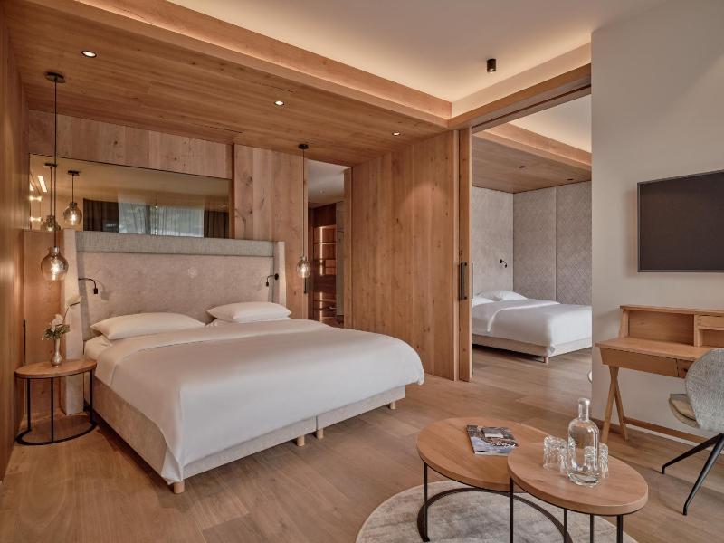 Suite with Mountain View image 3