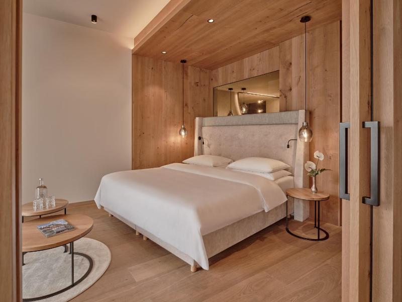 Suite with Mountain View image 4