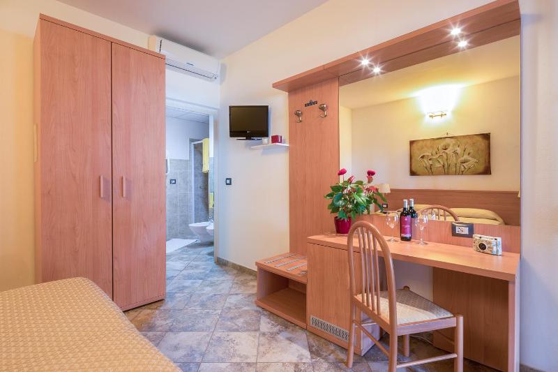 Superior Double or Twin Room image 4