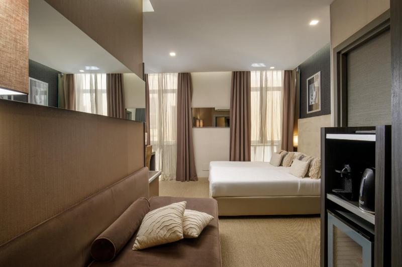 Superior Double Room - Via delle Carrozze 42 image 3