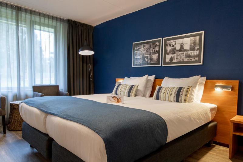 Superior Twin Room image 4