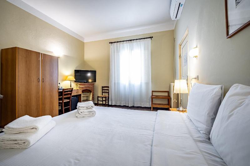 Double Room with Private External Bathroom image 1