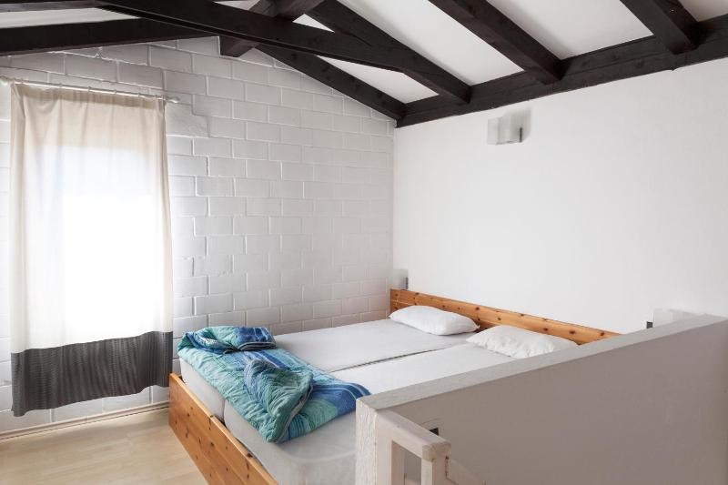 Two-Bedroom Bungalow image 4
