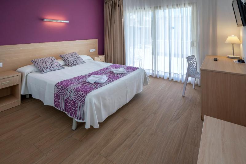 Standard Double Room (2 Adults) image 1