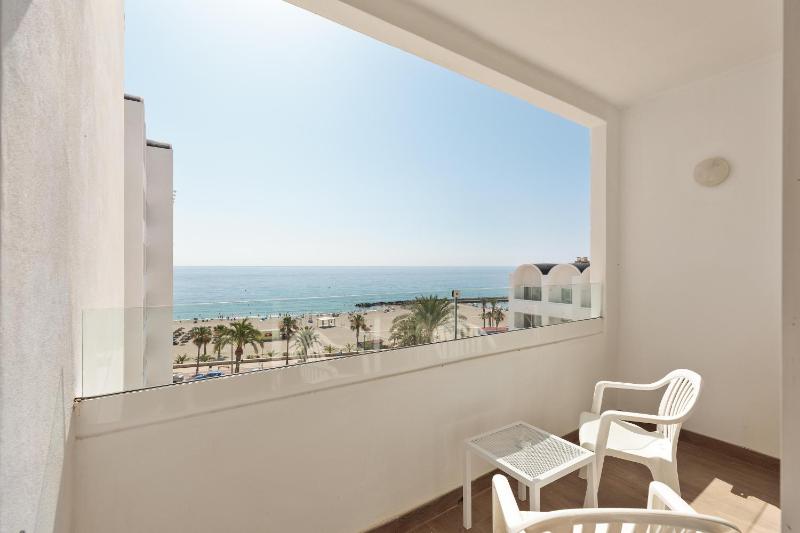Standard Double Room (2 Adults + 1 Child) image 2