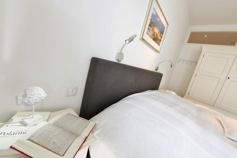 Two-Bedroom Apartment with Sea View image 2