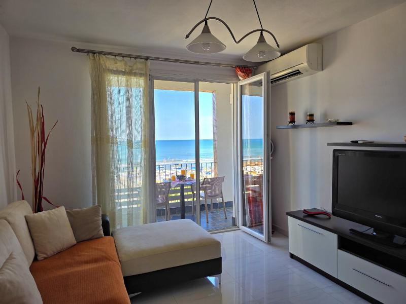 Beachfront & Sea View Apartment - image 10