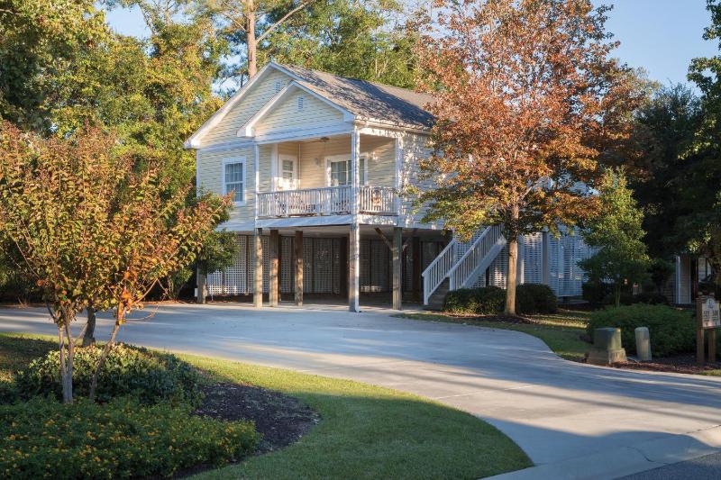 Wyndham The Cottages 3BR Apartment with Resort Access - image 1