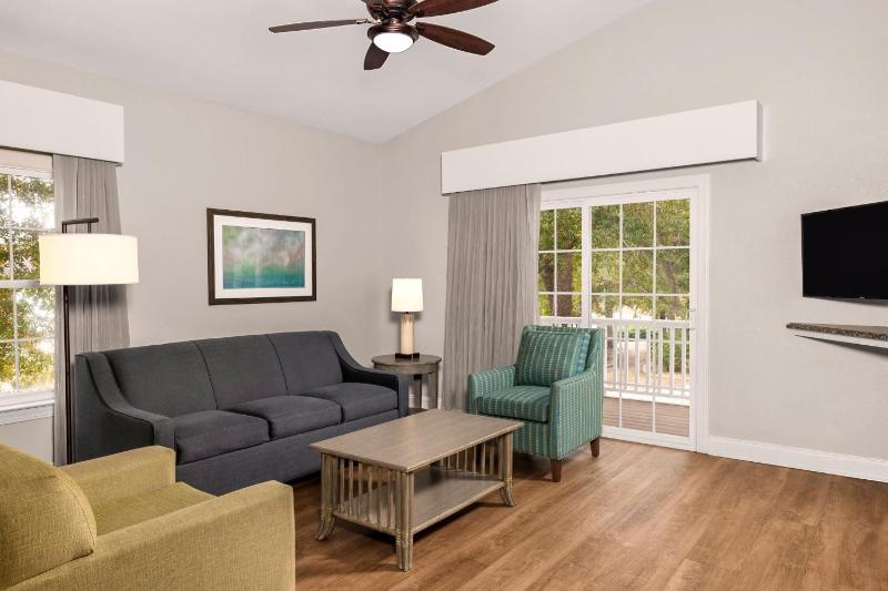 Wyndham The Cottages 3BR Apartment with Resort Access - image 16