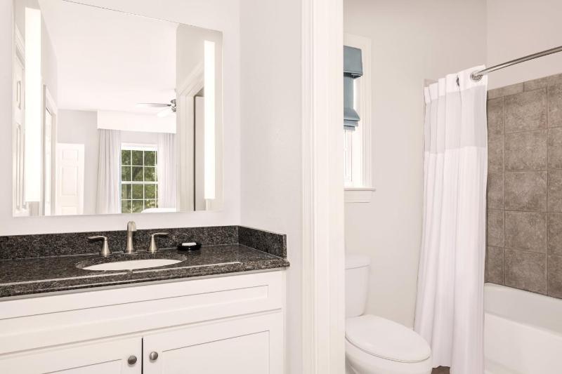 Wyndham The Cottages 3BR Apartment with Resort Access - image 6