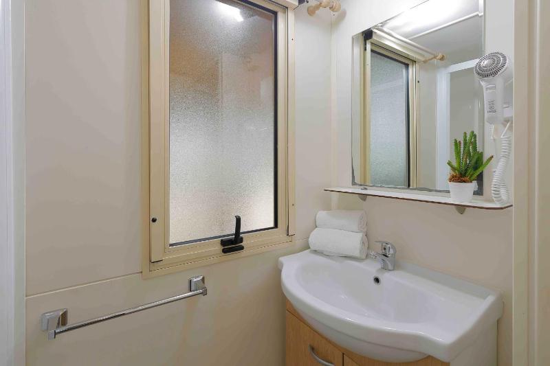 Three-Bedroom Bungalow image 3