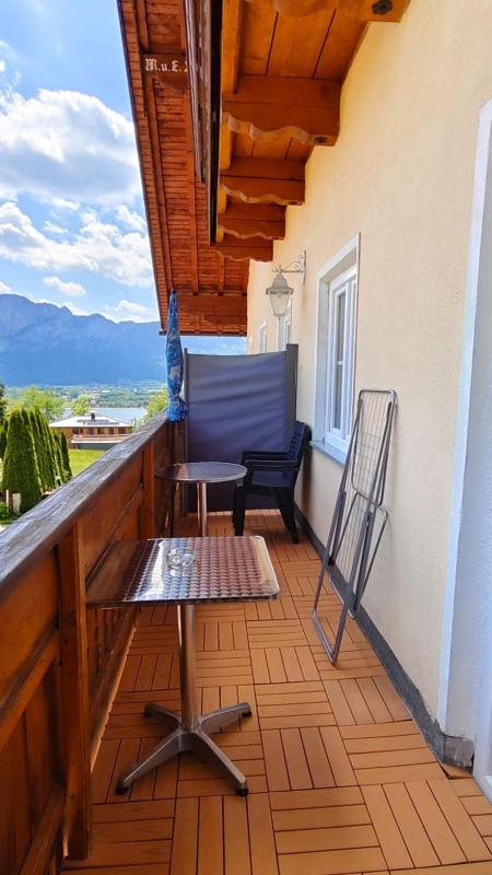 Large Two-Bedroom Apartment with Balcony image 3