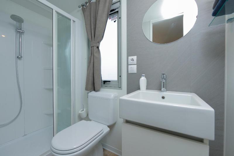 Two-Bedroom Bungalow image 3