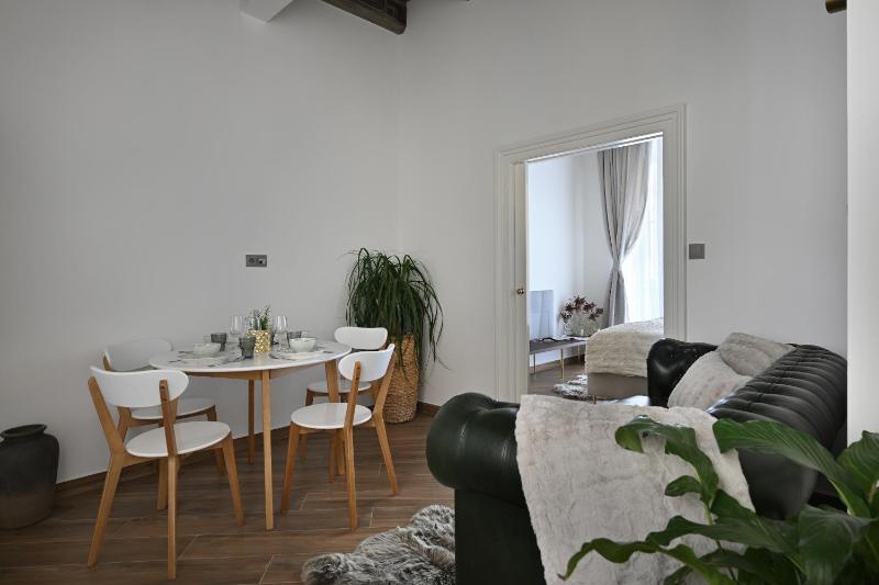 Kaiserstein Palace Apartments - image 7