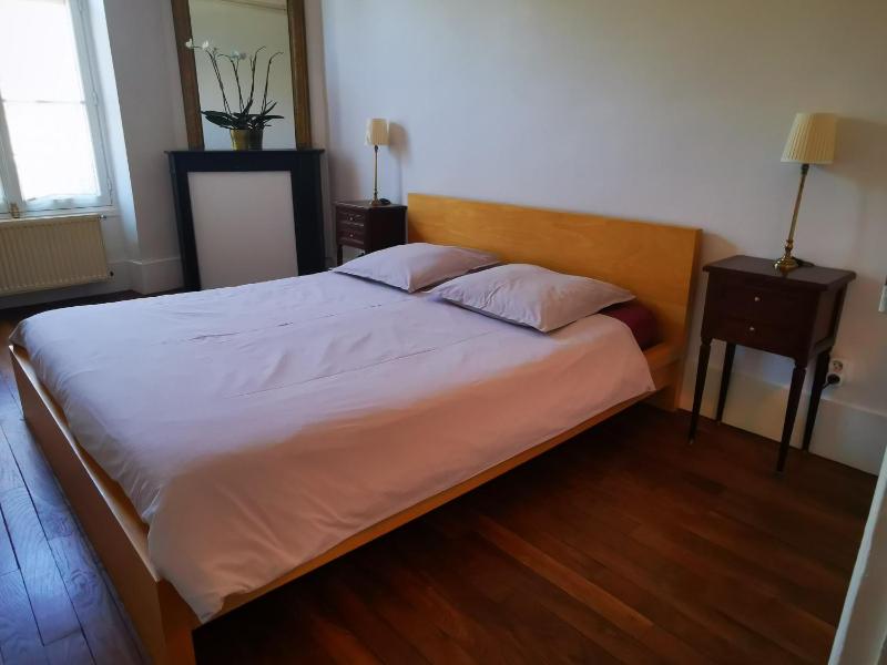 One-Bedroom Apartment image 3
