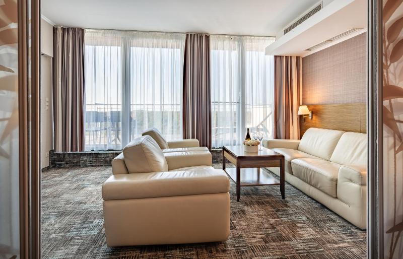 Two-room apartment with jacuzzi on the terrace image 2