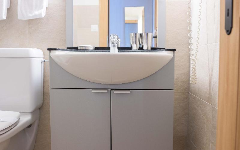 Standard Double Room image 2