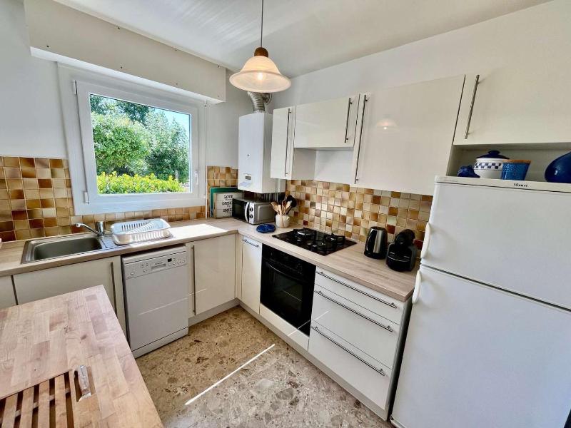 Quiberon - Appartement T3 de 65m² en rez-de-chaussée avec terrasse proche plage et stationnement - image 4