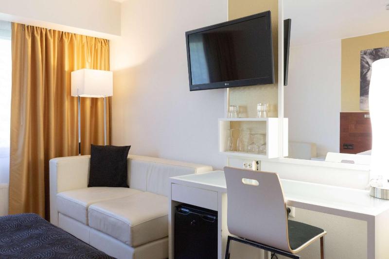 Standard Twin Room - Park Building image 4