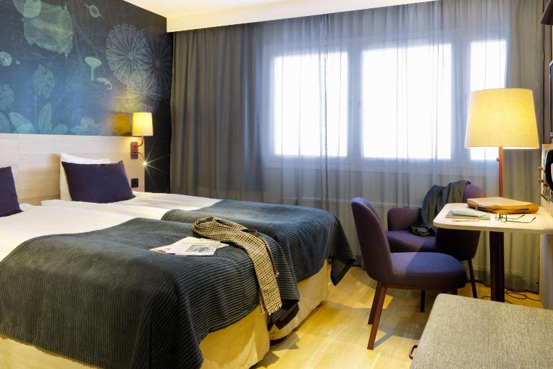 Standard Twin Room image 1