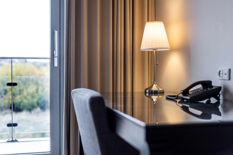 Superior Twin Room image 4
