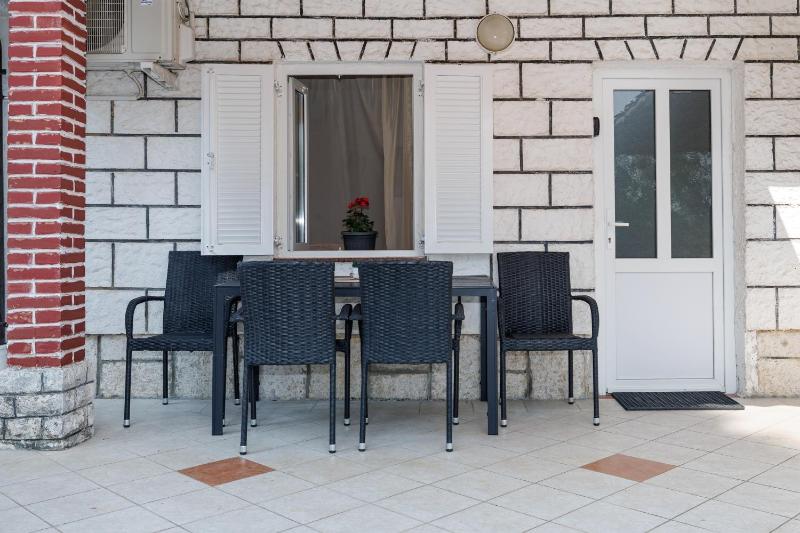 Apartment Mirela - image 19