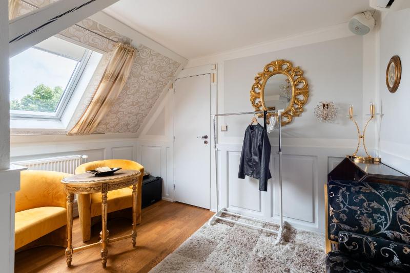 Standard Double Room image 2