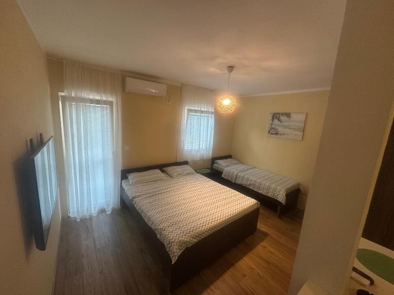 Double Room with Park View image 3