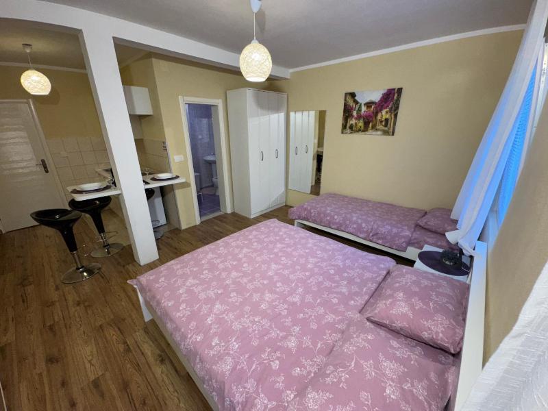 Double Room with Park View image 3