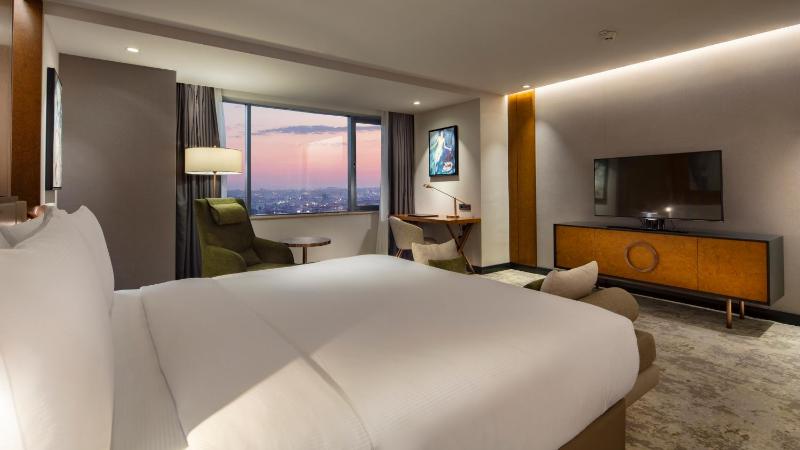 Executive King Room image 4