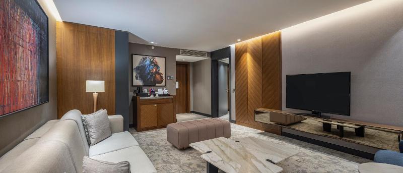 One-Bedroom King Suite image 3