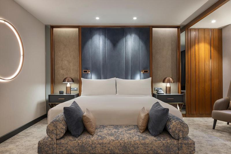 One-Bedroom King Suite image 4