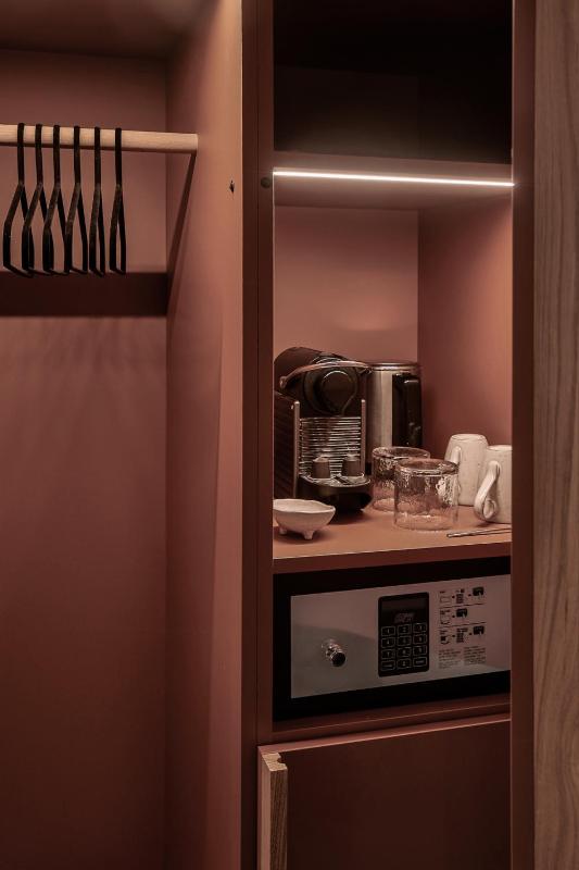 Adelante Standard image 4