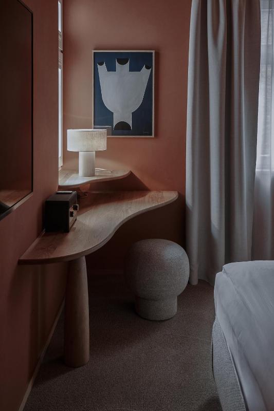 Adelante Standard image 3